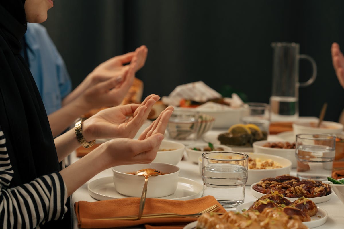 Oruç ve yemek masası